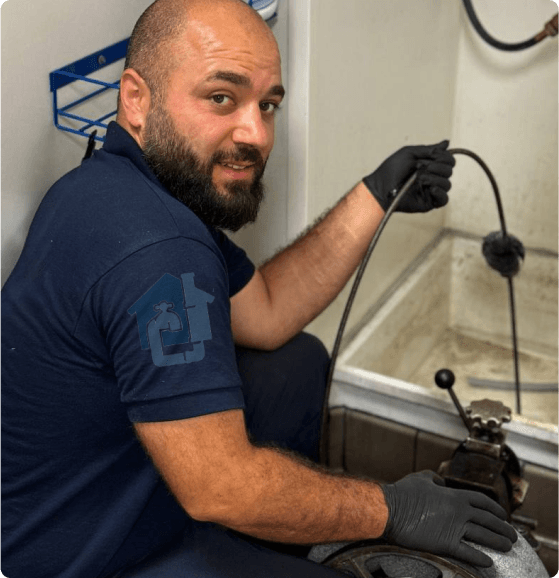 Expert plumber providing residential plumbing services in Los Angeles